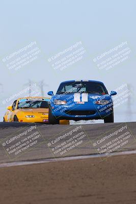 media/Oct-26-2025-CalClub SCCA (Sun) [[8ce1e69566]]/Group 5/Grapevine/